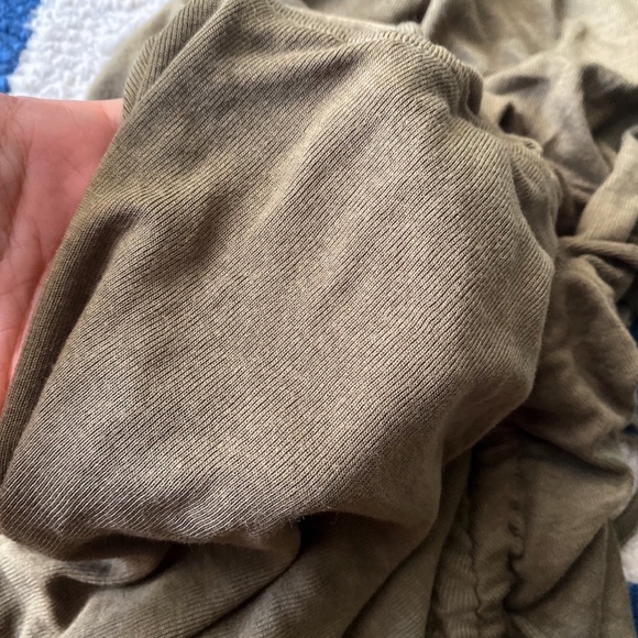 🍃 OLIVE GREEN CASUAL SPLIT THIGH SLEEVELESS DRESS! - Picture 6 of 6